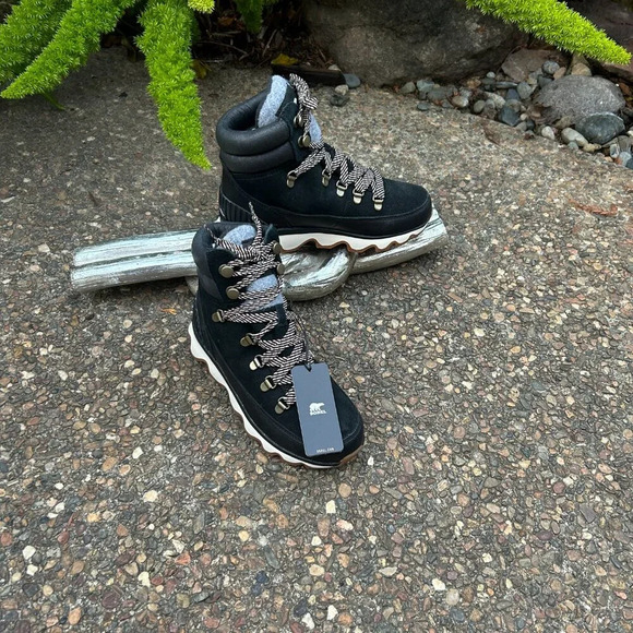 Sorel Kinetic Conquest Black Waterproof Boots Size 6 NIB - Picture 3 of 9